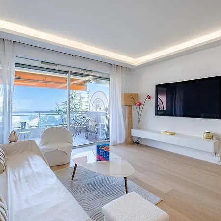 Panoramic Sea View Flat - Pool In The Apartment